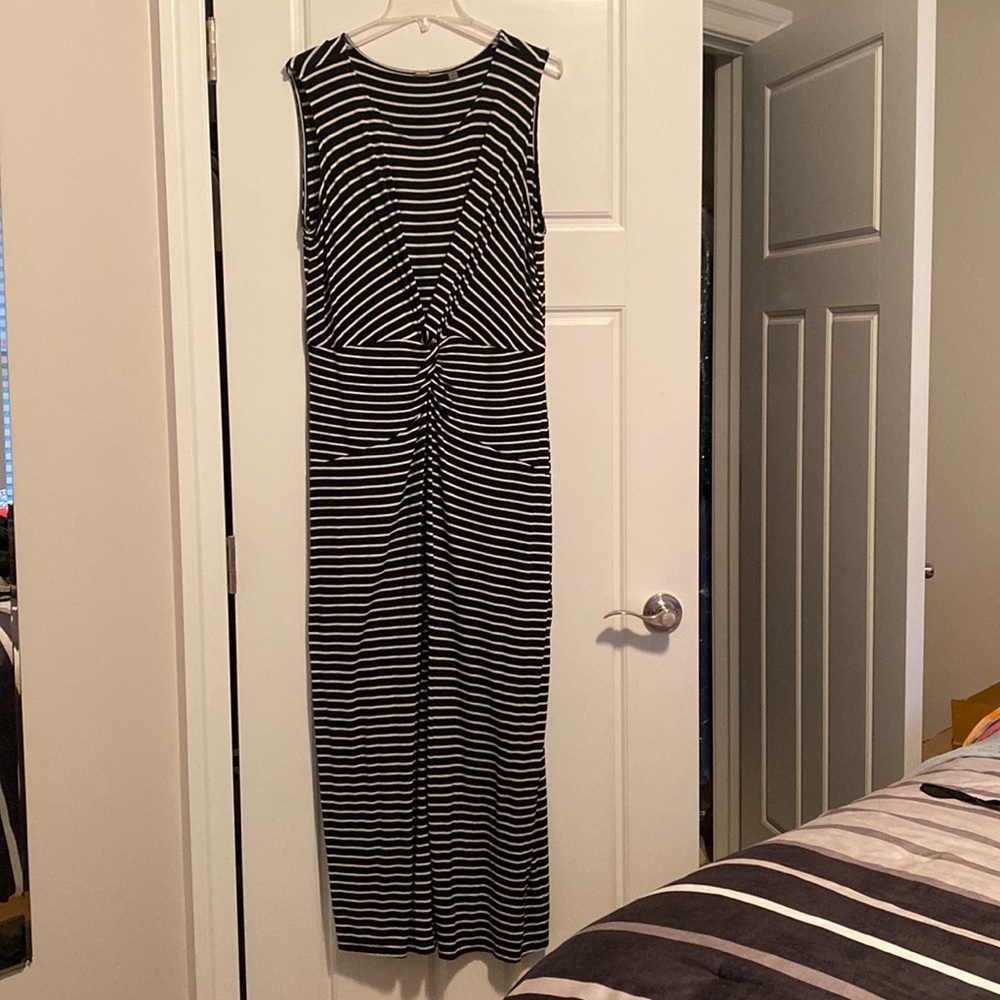 T THARI Maxi Dress
